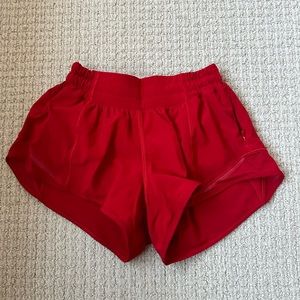 Lululemon Hotty Hot Shorts 2.5 inch - size 2